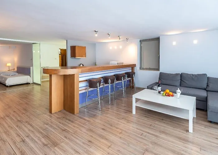 Triton Boutique İstanköy