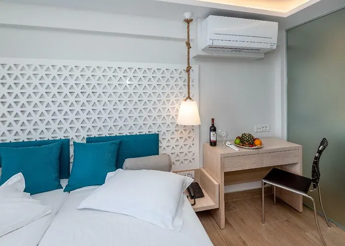 Triton Boutique 4*
