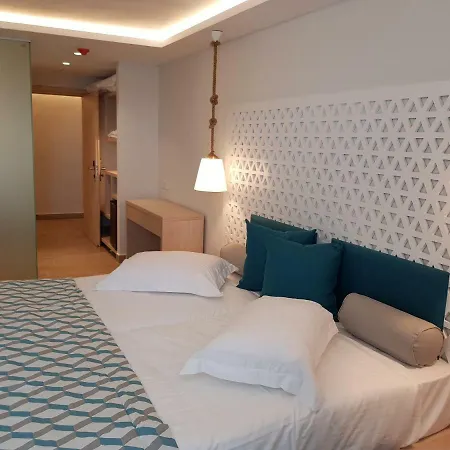 Triton Boutique Hotel 4*