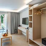 Hotel Triton Boutique 4*