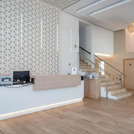 Triton Boutique فندق