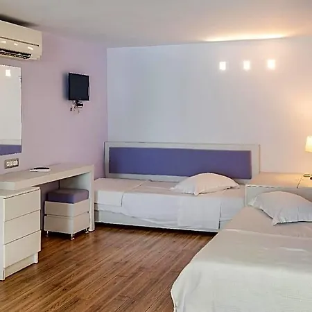 Triton Boutique Hotel 4*