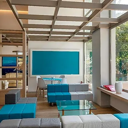 Triton Boutique Hotel 4*