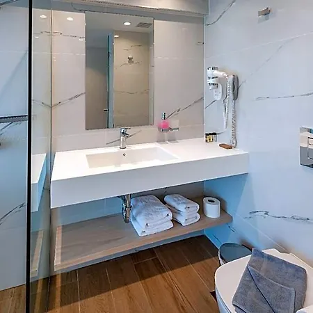 Triton Boutique 4*