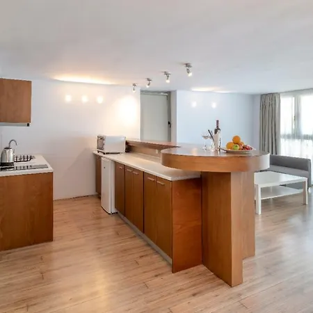 Triton Boutique ホテル