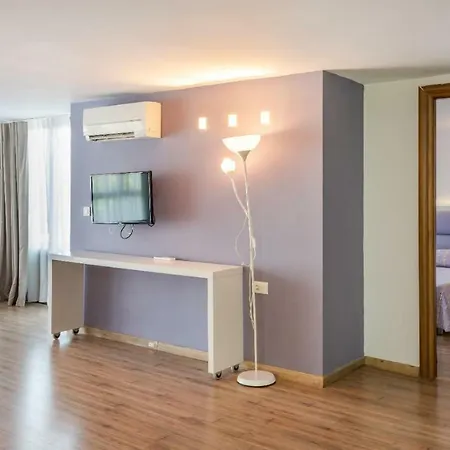 Ξενοδοχείο Triton Boutique 4*